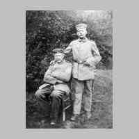 028-0099 Ein Bild aus dem 1. Weltkrieg. Von links Fritz Spieh mit seinem Bruder Franz etwa 1918..jpg